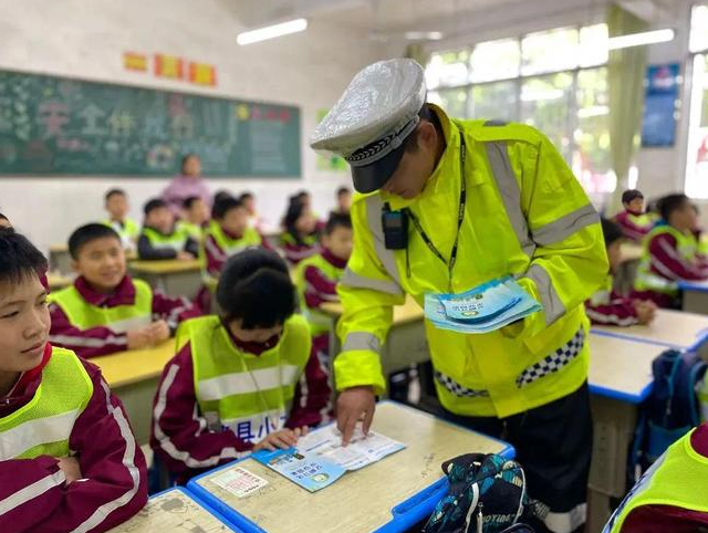 学生上下学交通方式精准计算非搭乘校车学生信息建立完善清单